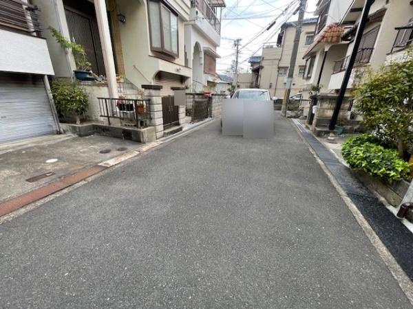 【前面道路含む現地写真】