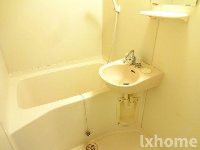 ハイツパルの浴室|コンパクトで使いやすいお風呂です