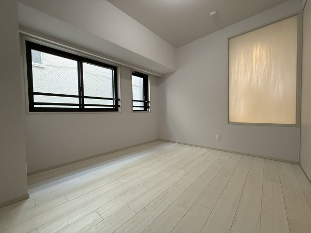 クレアホームズ松山大街道の洋室|寝室にも適した静かな空間