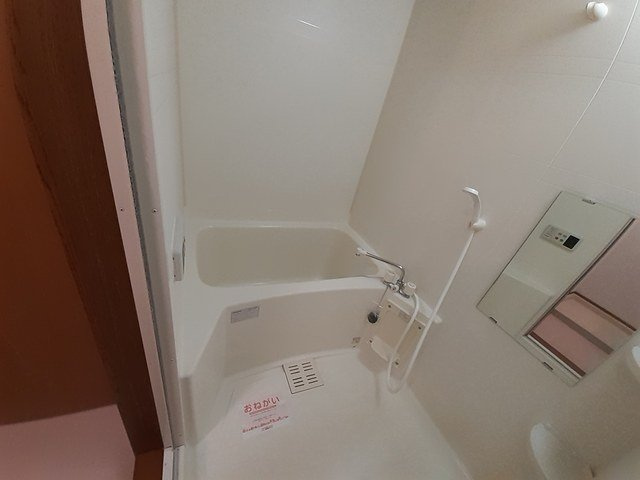 メゾンサンセールの浴室|ゆったり過ごせるお風呂です