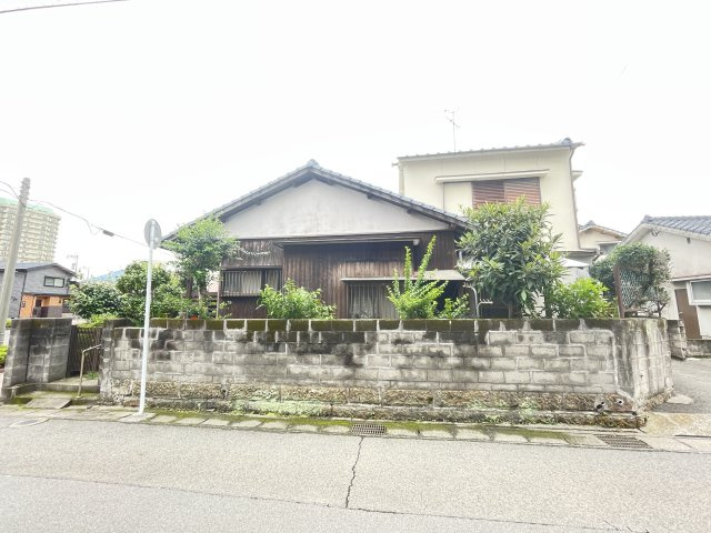 鹿児島県鹿児島市下荒田2丁目27-30の外観