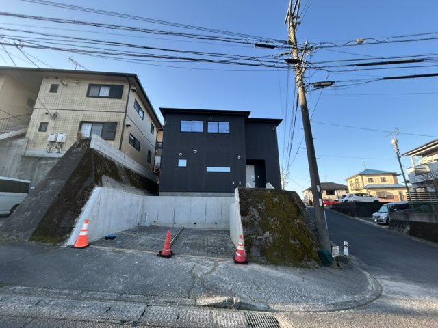 伊敷1の家　鹿児島県鹿児島市伊敷3丁目31-2の隣