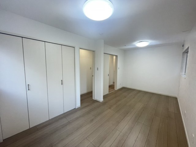 常盤3の家　鹿児島県鹿児島市常盤2丁目11-5の一部のその他|扉も照明もそれぞれに♪間仕切り収納で収納力ＵＰ☆ 
