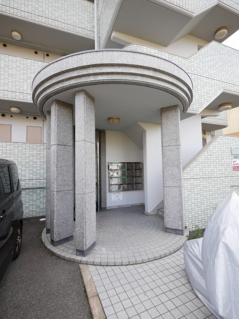 太宰府市五条２丁目の賃貸マンションのエントランス|別号室タイプ