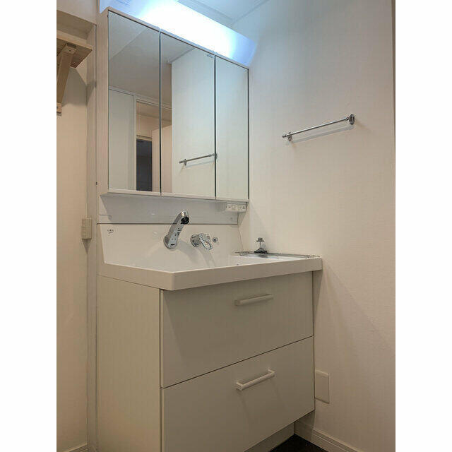 川崎市多摩区東生田１丁目の賃貸マンションの洗面所