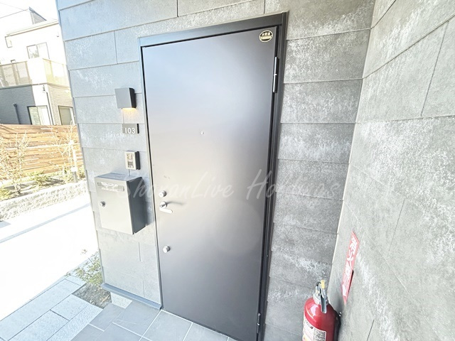 藤沢市鵠沼藤が谷３丁目のテラスのエントランス