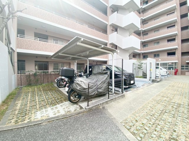 セレッソコート芦屋竹園の駐車場