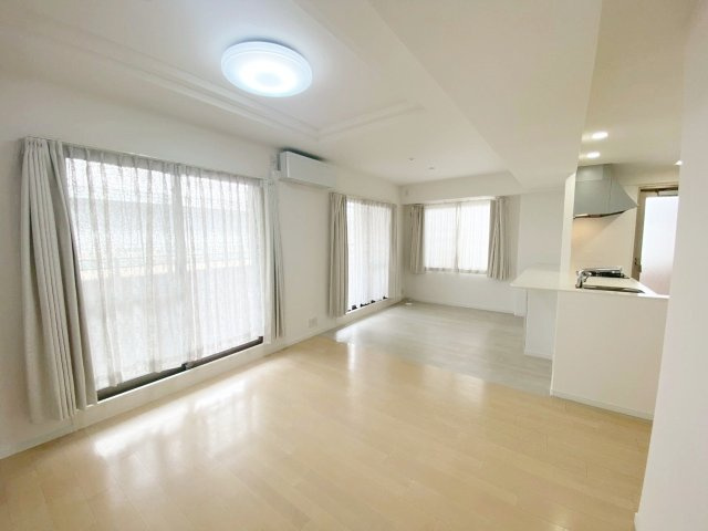 セレッソコート芦屋竹園の居間・リビング