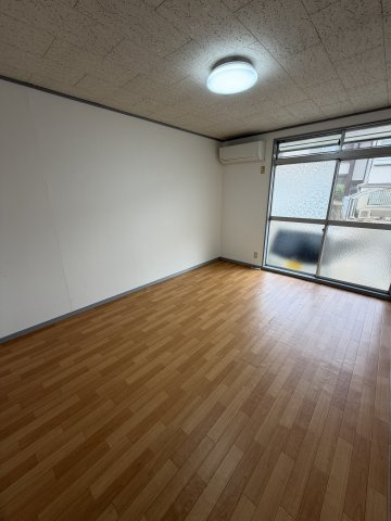 菅の台４丁目貸テラスの洋室