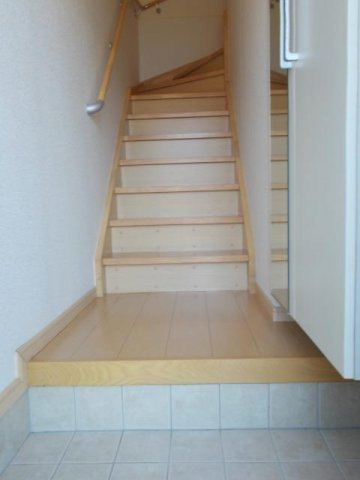 イリーデアンジュＡの玄関