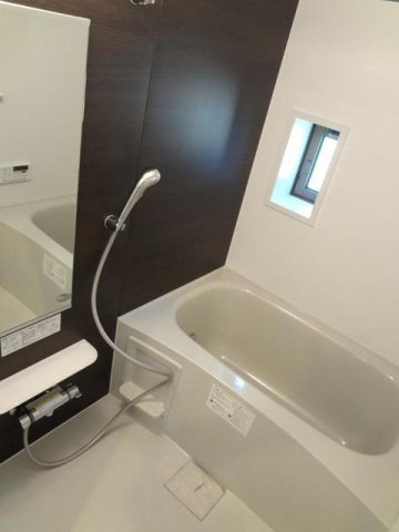 サニーヒルズ　Ｄの浴室