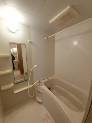 【浴室】 | プレシャスコートＫ西浜 | コンパクトで使いやすいお風呂です