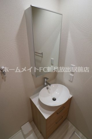 大阪市鶴見区今津中１丁目のアパートの独立洗面台