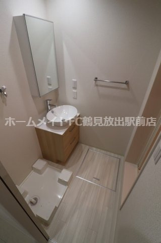 大阪市鶴見区今津中１丁目のアパートの洗面所