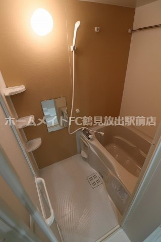 大阪市鶴見区今津中１丁目のアパートの浴室
