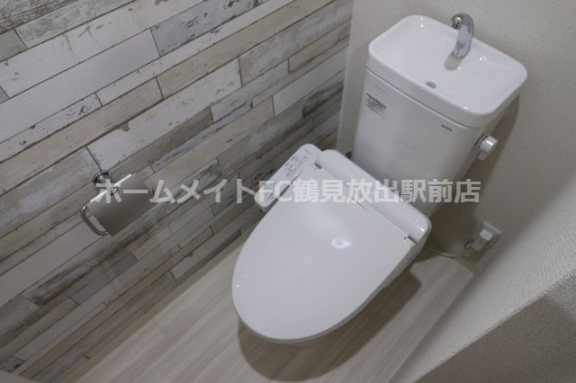 大阪市鶴見区今津中１丁目のアパートのトイレ