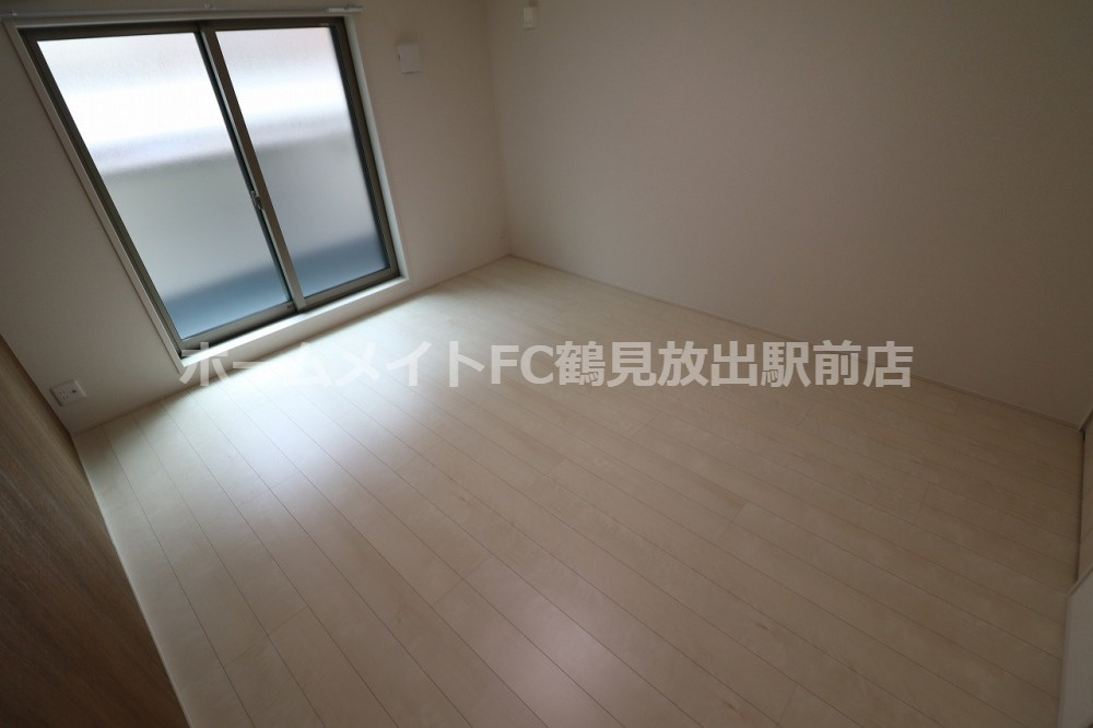 大阪市鶴見区今津中１丁目のアパートの洋室