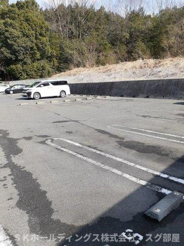 メゾン・城ノ下Ｂの駐車場