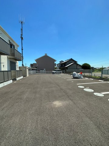 チェリー栄の駐車場