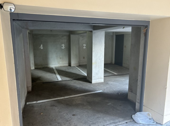 大塚戸建の駐車場