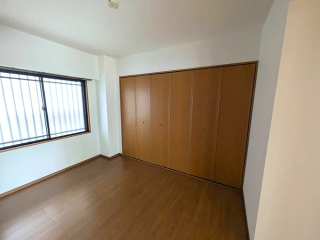 【洋室】 | ロワイヤル飾磨