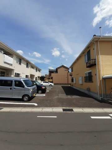 フェリーチェⅠの駐車場