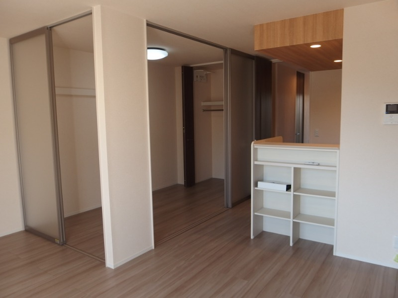 メゾンエスポワール緑丘の洋室