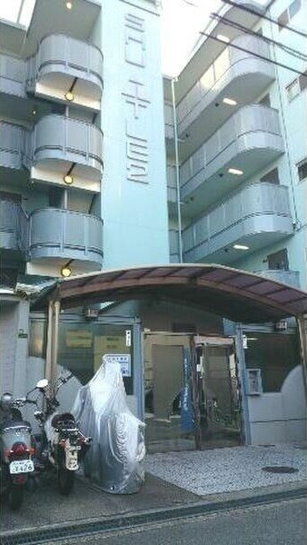 シャトルⅡのエントランス