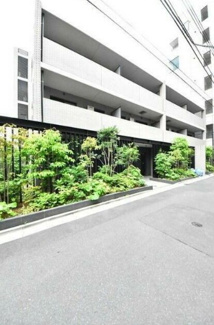 【外観】 | 鉄筋コンクリート造のがっちりとした建物。