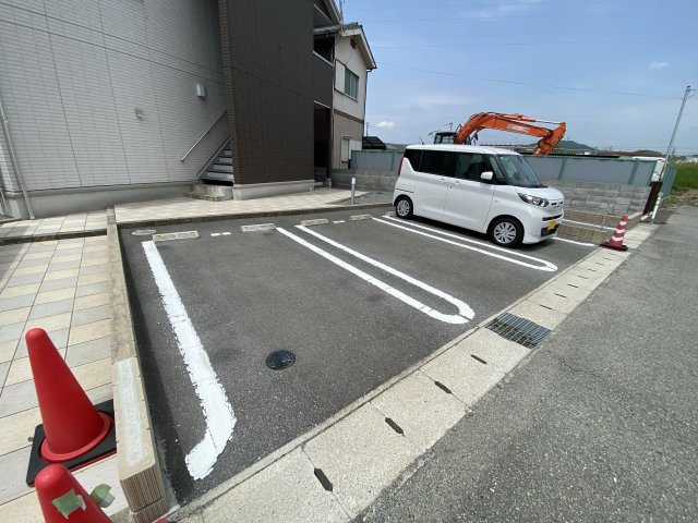 アベニールの駐車場
