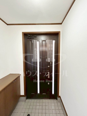 【玄関】 | 板橋区若木３丁目戸建 | きれいな玄関です