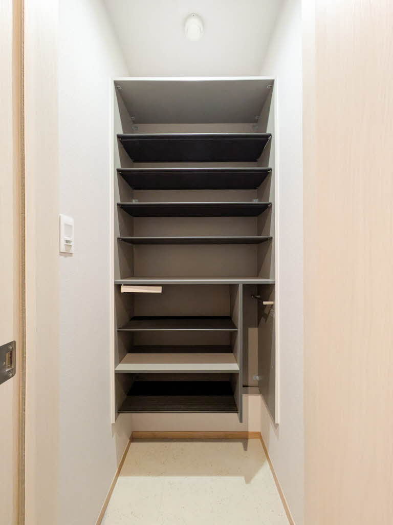 福岡市中央区平尾浄水町の賃貸マンションの収納