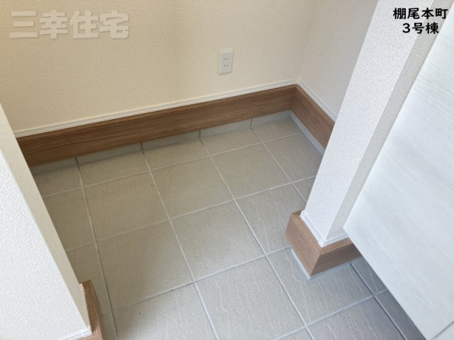 碧南市棚尾本町の設備|玄関にはベビーカーがそのまま置ける広いスペースがあります