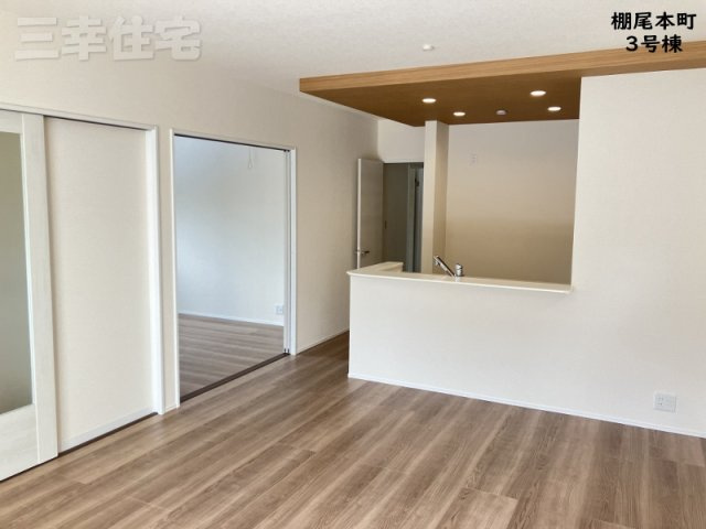 碧南市棚尾本町の居間・リビング|リビングダイニング16帖　南向き