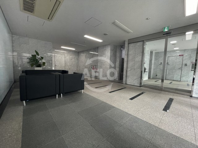 リーガル岡崎橋　明治小学校のロビー|リーガル岡崎橋　ロビー