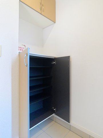 メルヴェーユ赤間の玄関