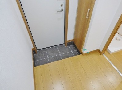 RAGDOLLの玄関|別部屋参考写真となります
