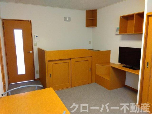 レオパレス桜坂の寝室
