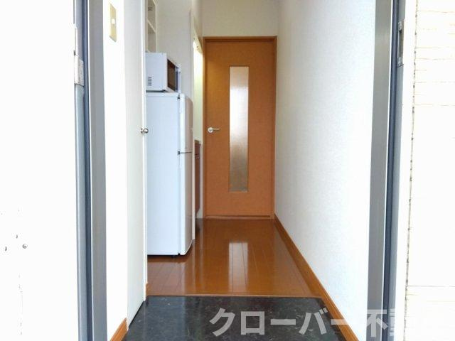 レオパレス桜坂の玄関