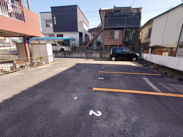 メゾン桑田パートⅡの駐車場