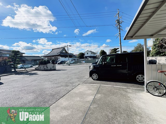 @ハウスの駐車場