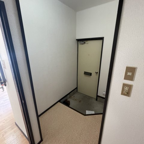 コーポちとせの玄関