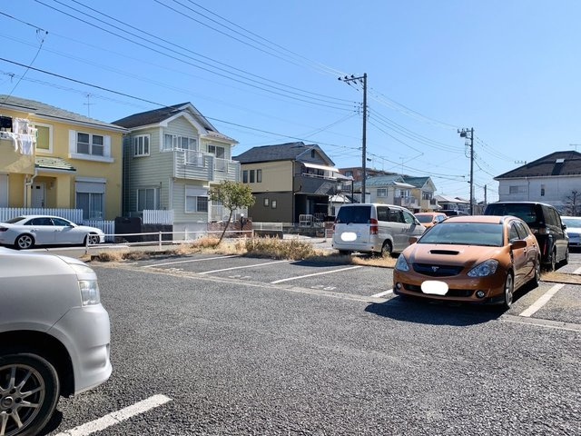 ラヴェニュー相模原の駐車場