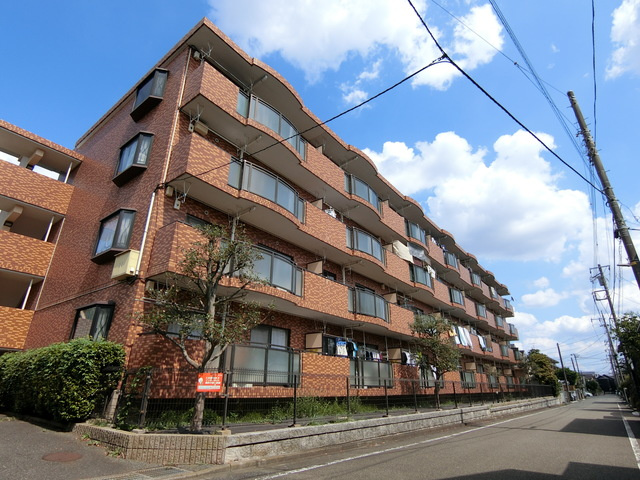 ラヴェニュー相模原の外観