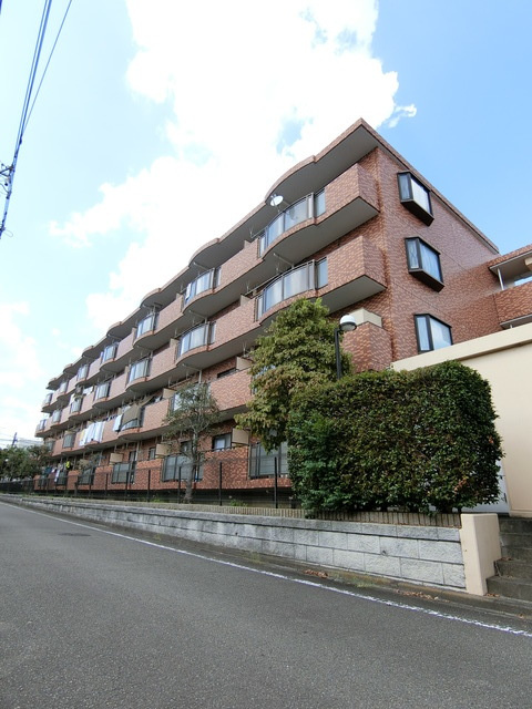 ラヴェニュー相模原の外観