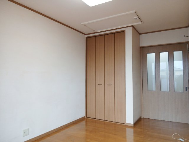 西七条市部町の洋室