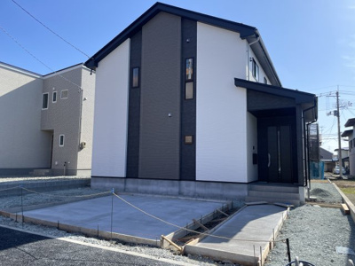 【外観】 | 【新築分譲住宅　～ LIGARE　リガーレ～　】東根市中央3　全1棟 | 単に見た目や質感の良さだけではなく、建物の基礎や構造といった、目には見えにくい部分にもこだわります。住まいの本質の部分から、住み心地や安全性を見つめ直しました。