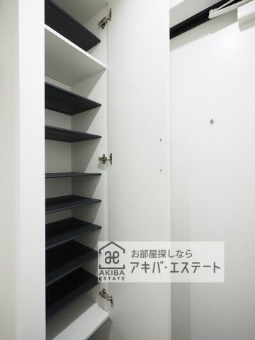 【玄関】 | 太陽と月の調和 ＬＵＮＡＲＥ元町 | 同一仕様写真