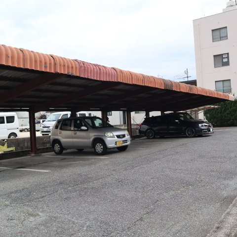 絹屋ビル１０１の駐車場