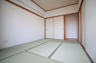 【寝室】 | 六甲パークランド